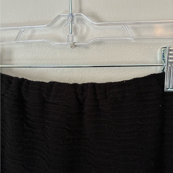 Textured Black Pencil Skirt - Picture 3 of 5